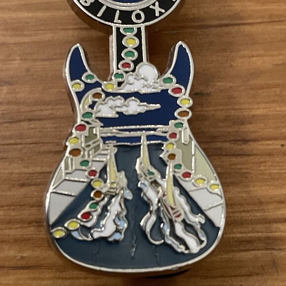 Hard Rock Cafe Biloxi 2010 Guitar Pin Limited Edition 300 Collectible Music - Picture 3 of 9